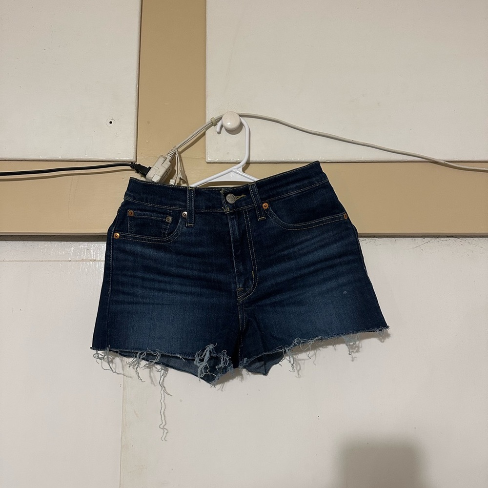 Levi blue shorts